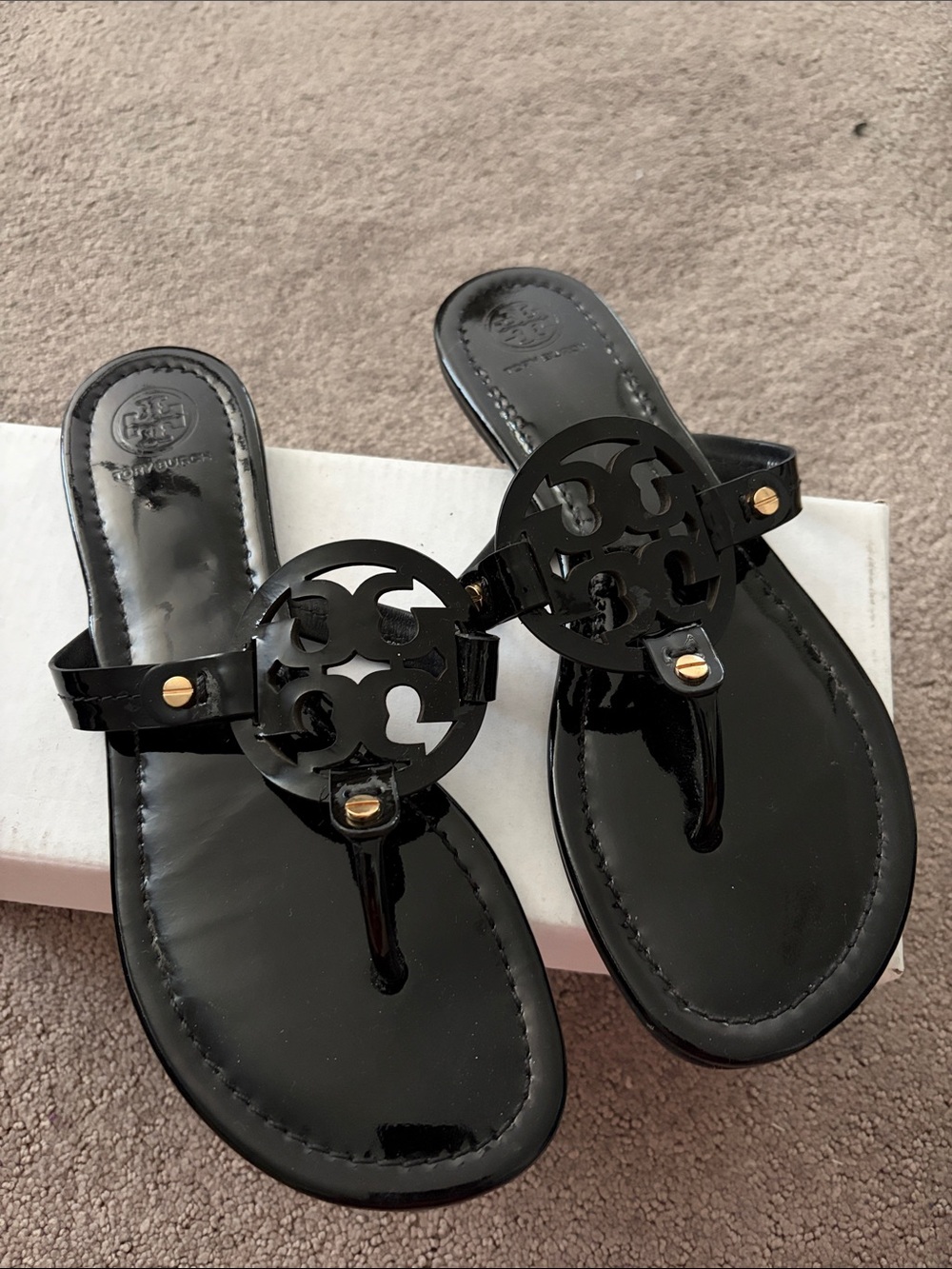 Tory Burch Black Patent Miller Thong Sandals with Gold Accents size 8.5